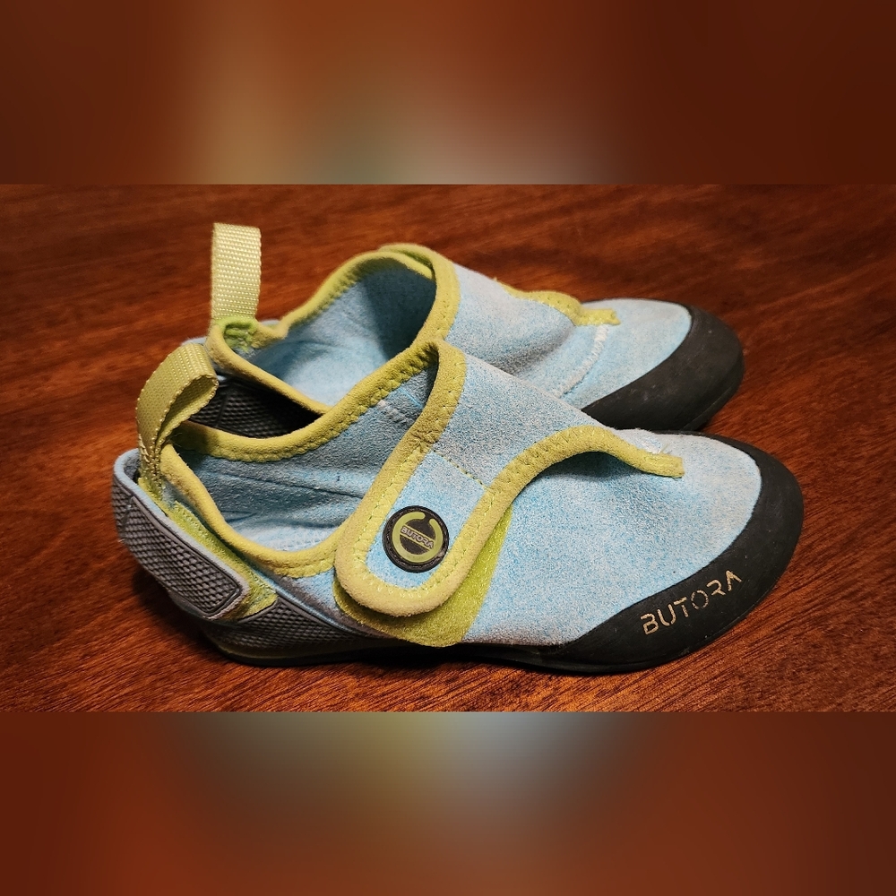 Kids Climbing Shoes - Butora Brava Size "1"